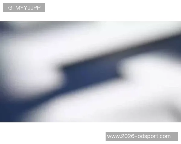 光头兄弟团齐聚社媒凯尔登晒好友统一发型与文班理发瞬间 光头兄弟团齐聚社媒凯尔登晒好友统一发型与文班理发瞬间