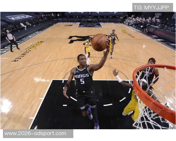 湖人队迎来四天休整期下周一将挑战爵士队展开激烈对决 湖人队迎来四天休整期下周一将挑战爵士队展开激烈对决